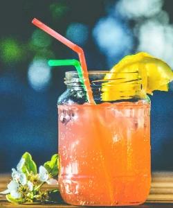 Cóctel de bienvenida Decameron Decalodge Ticuna Amazonas Cóctel de bienvenida Decameron Decalodge Ticuna Amazonas