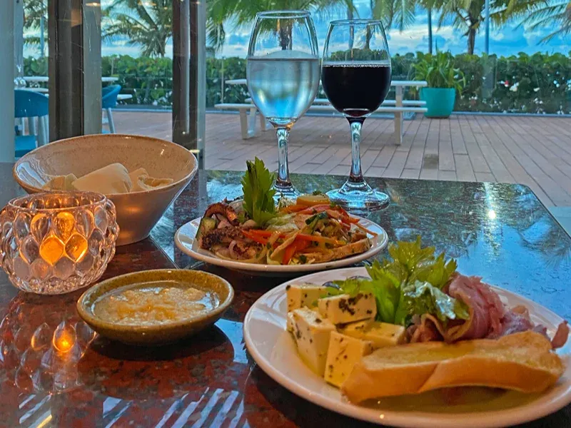 Restaurante Sasson Med - Especialidade Mediterrânea Decameron Isleño San Andrés Restaurante Sasson Med - Especialidade Mediterrânea Decameron Isleño San Andrés