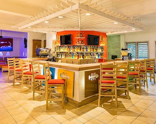 3 Bares Grand Decameron Montego Beach, A Trademark All Inclusive Montego Bay 3 Bares Grand Decameron Montego Beach, A Trademark All Inclusive Montego Bay