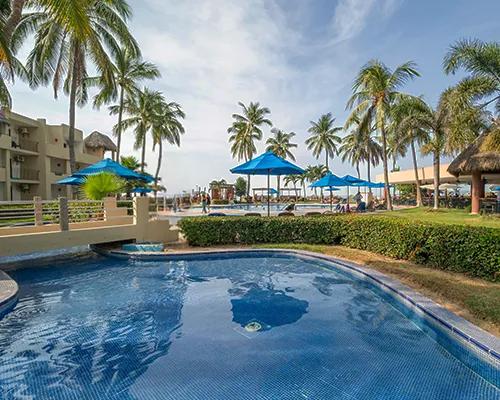 5 Piscinas para adultos y niños Grand Decameron Complex, A Trademark All Inclusive Bucerías 5 Piscinas para adultos y niños Grand Decameron Complex, A Trademark All Inclusive Bucerías