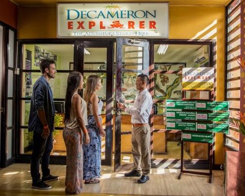 Counter de Excursiones y Tours Decameron Decalodge Ticuna Amazonas Counter de Excursiones y Tours Decameron Decalodge Ticuna Amazonas