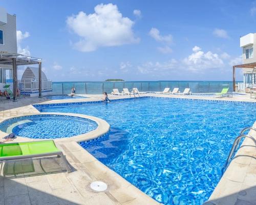1 Piscina para adultos y niños Decameron Maryland San Andrés 1 Piscina para adultos y niños Decameron Maryland San Andrés
