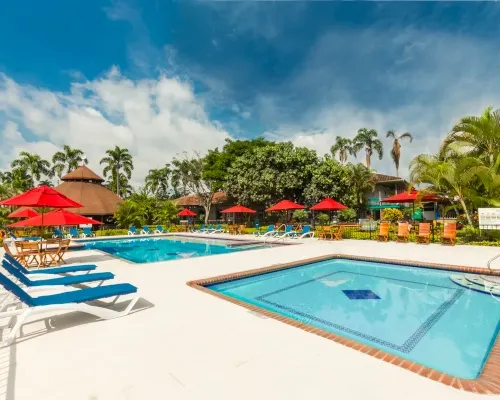 1 piscina para adultos e 1 para crianças Decameron Las Heliconias Quimbaya 1 piscina para adultos e 1 para crianças Decameron Las Heliconias Quimbaya
