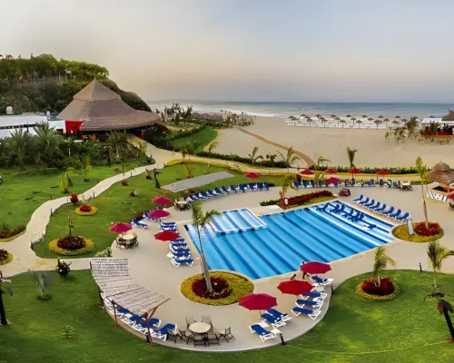 2 Piscinas - 1 adulto e 1 mista Royal Decameron Punta Centinela Santa Elena 2 Piscinas - 1 adulto e 1 mista Royal Decameron Punta Centinela Santa Elena