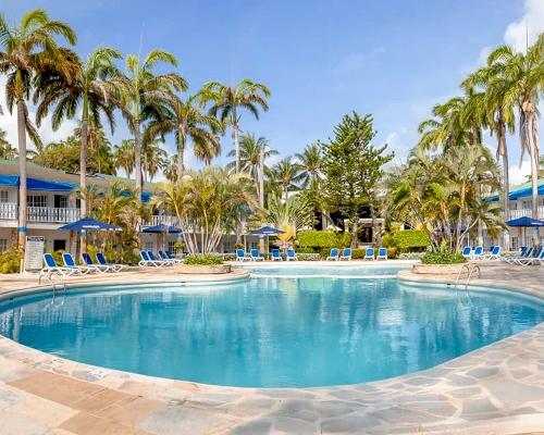 1 Piscina para adultos y niños Decameron Marazul San Andrés 1 Piscina para adultos y niños Decameron Marazul San Andrés