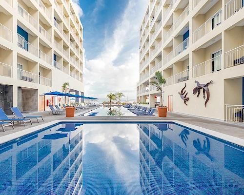 1 Piscina para adultos y niños Decameron La Marina, Ramada All Inclusive Rincón de Guayabitos 1 Piscina para adultos y niños Decameron La Marina, Ramada All Inclusive Rincón de Guayabitos