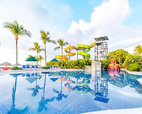 6 Piscinas para adultos y niños Grand Decameron Panama, A Trademark All Inclusive Farallón 6 Piscinas para adultos y niños Grand Decameron Panama, A Trademark All Inclusive Farallón