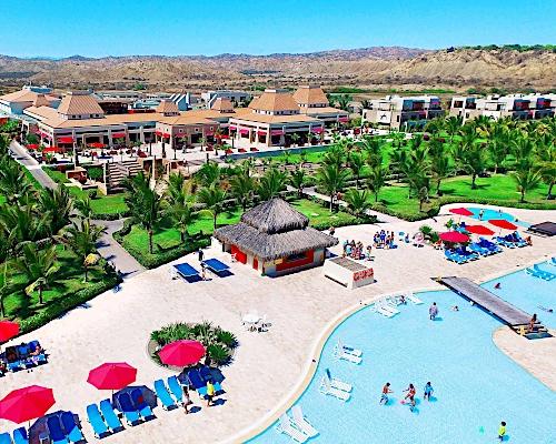 2 Piscinas para adultos y niños Royal Decameron Punta Sal Tumbes 2 Piscinas para adultos y niños Royal Decameron Punta Sal Tumbes