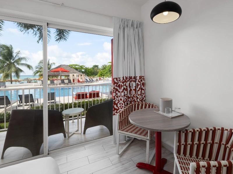 Habitación con Vista a la playa Grand Decameron Cornwall Beach, A Trademark All Inclusive Montego Bay Habitación con Vista a la playa Grand Decameron Cornwall Beach, A Trademark All Inclusive Montego Bay