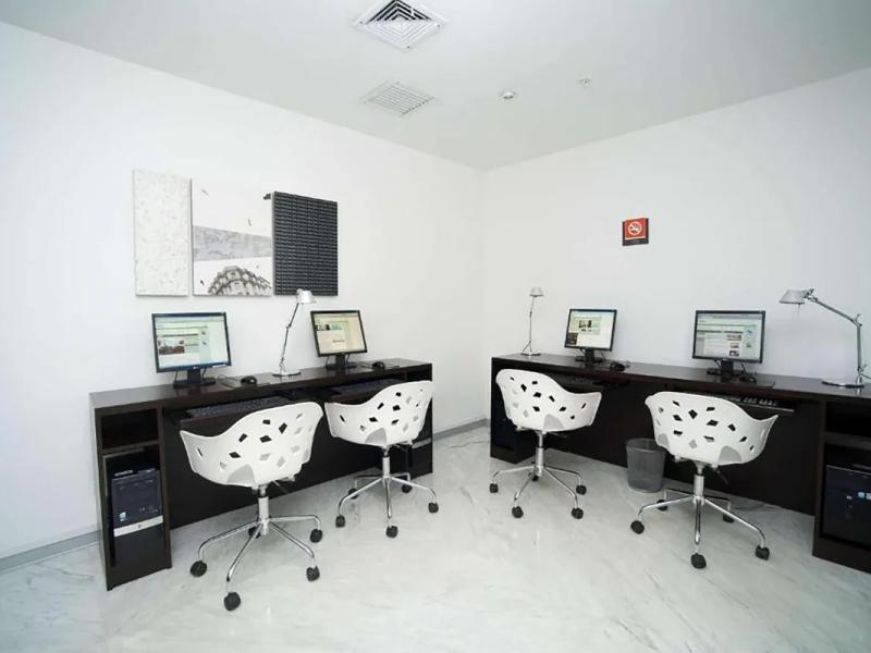 Business corner Radisson Hotel Decapolis Miraflores Business corner Radisson Hotel Decapolis Miraflores