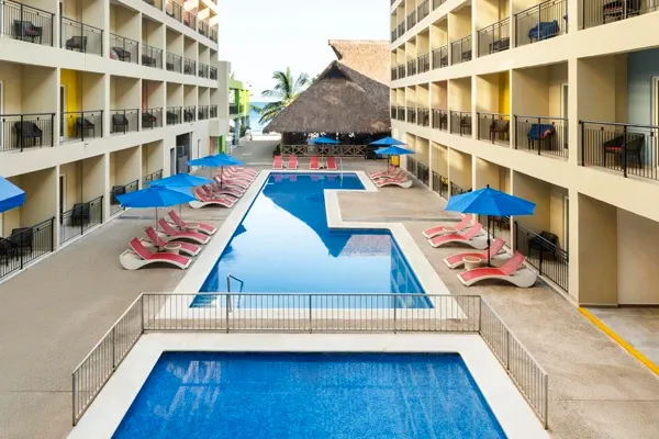 Piscina Decameron Isla Coral, Ramada All Inclusive Rincón de Guayabitos Piscina Decameron Isla Coral, Ramada All Inclusive Rincón de Guayabitos