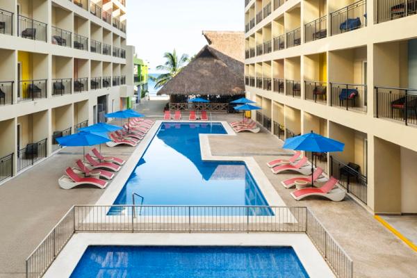 Piscina Decameron Isla Coral, Ramada All Inclusive Rincón de Guayabitos Piscina Decameron Isla Coral, Ramada All Inclusive Rincón de Guayabitos