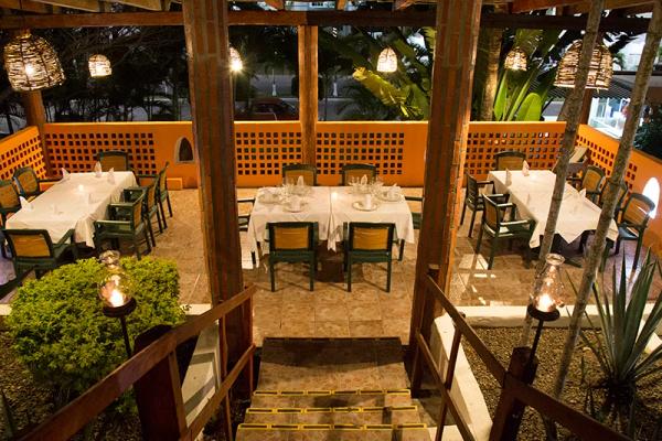 Restaurante Decameron Los Cocos, Ramada All Inclusive Rincón de Guayabitos Restaurante Decameron Los Cocos, Ramada All Inclusive Rincón de Guayabitos