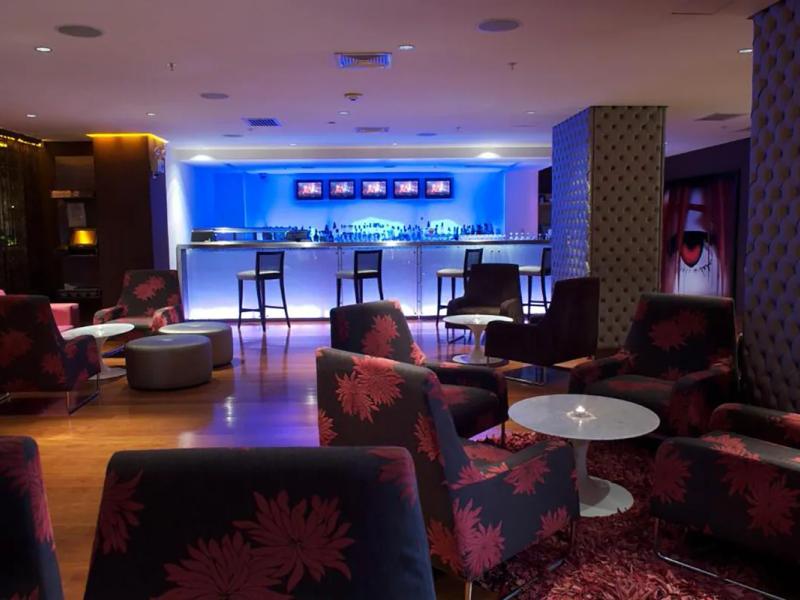 Bar Radisson Hotel Decapolis Miraflores Bar Radisson Hotel Decapolis Miraflores