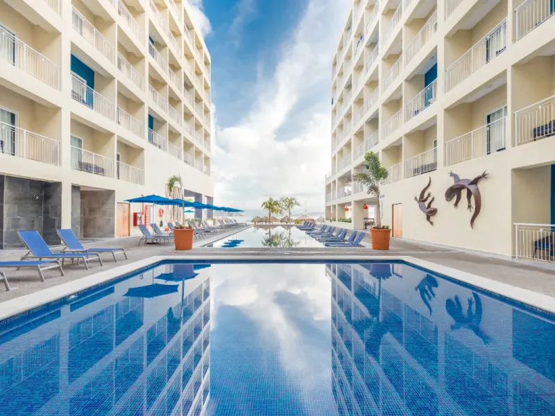 Piscina Decameron La Marina, Ramada All Inclusive Rincón de Guayabitos Piscina Decameron La Marina, Ramada All Inclusive Rincón de Guayabitos