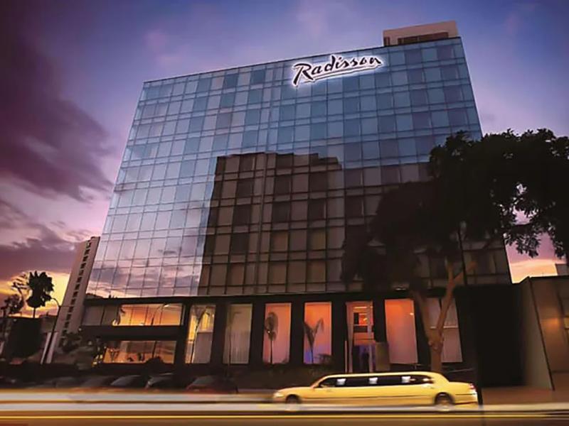 Fachada Radisson Hotel Decapolis Miraflores Fachada Radisson Hotel Decapolis Miraflores