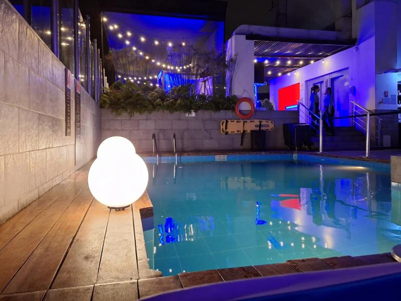 Piscina Radisson Hotel Decapolis Miraflores Piscina Radisson Hotel Decapolis Miraflores