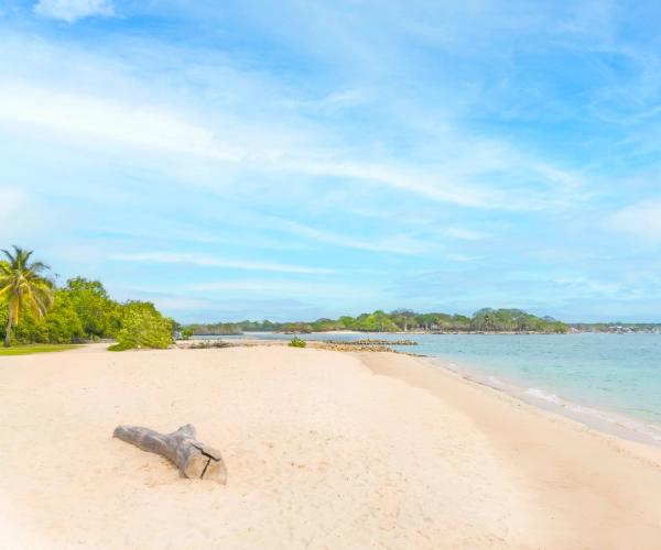 Una playa tranquila rodeada de naturaleza Decameron Barú Cartagena Una playa tranquila rodeada de naturaleza Decameron Barú Cartagena