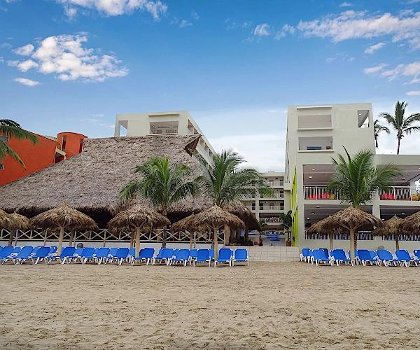 Una playa perfecta para disfrutar sin límites Decameron Isla Coral, Ramada All Inclusive Rincón de Guayabitos Una playa perfecta para disfrutar sin límites Decameron Isla Coral, Ramada All Inclusive Rincón de Guayabitos