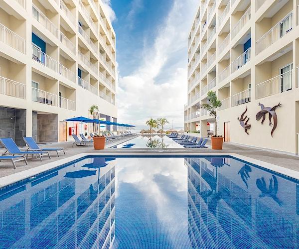 Diversión y descanso para toda la familia Decameron La Marina, Ramada All Inclusive Rincón de Guayabitos Diversión y descanso para toda la familia Decameron La Marina, Ramada All Inclusive Rincón de Guayabitos