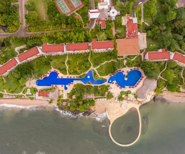 Relájate en nuestra piscina de agua salada Royal Decameron Salinitas Sonsonate Relájate en nuestra piscina de agua salada Royal Decameron Salinitas Sonsonate