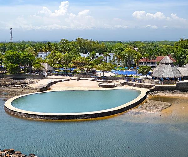 Relájate en nuestra piscina de agua salada Royal Decameron Salinitas Sonsonate Relájate en nuestra piscina de agua salada Royal Decameron Salinitas Sonsonate